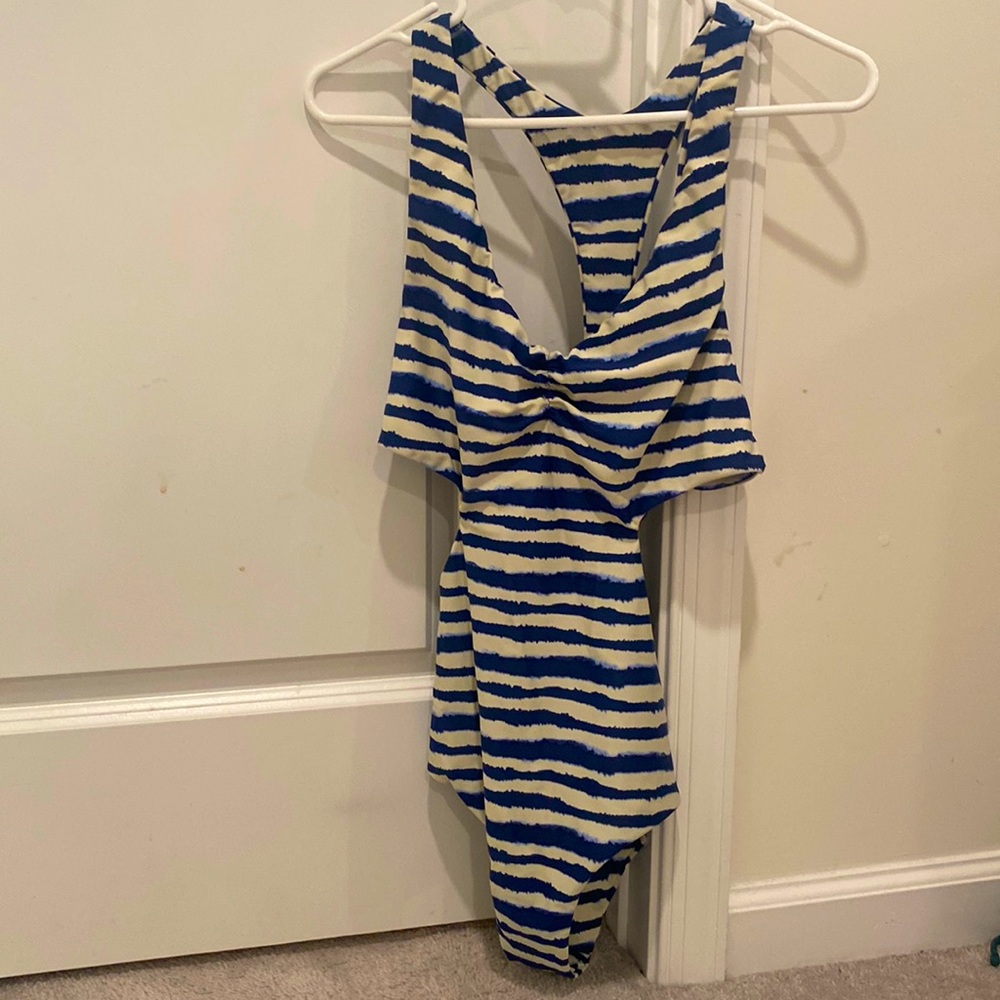 One piece Bathing suit